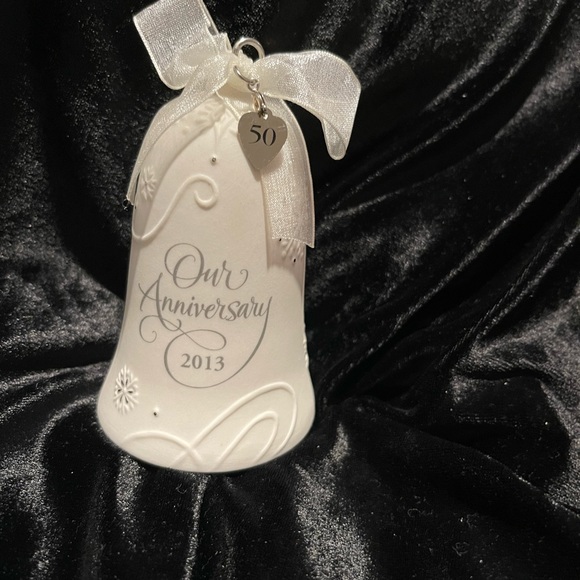 Hallmark Keepsake Anniversary Celebration Ornament 2013 Charm 50 in Original Box - Picture 5 of 9